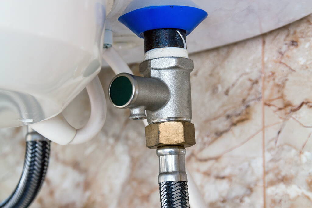 hose connection of a hot water system