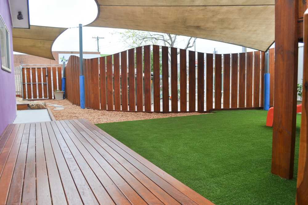 New decking, fence & Astro Turf - after